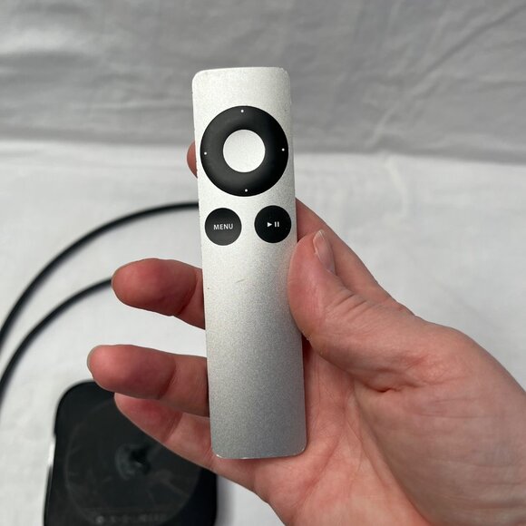 Apple TV 3rd Gen A1469 1080p HD Streaming Box W/ Remote & Power Cord - Picture 9 of 10